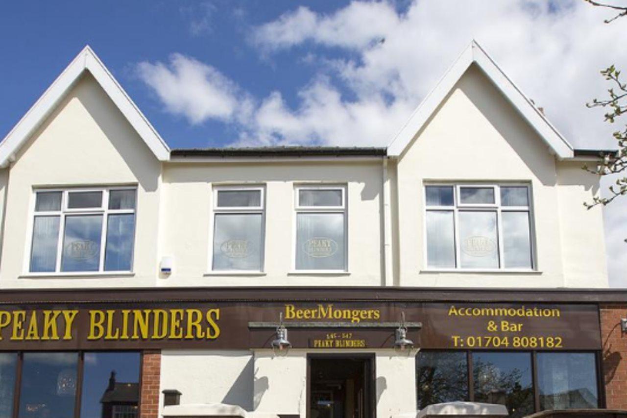 Arthur'S Bar & Accommodation Southport Exterior foto